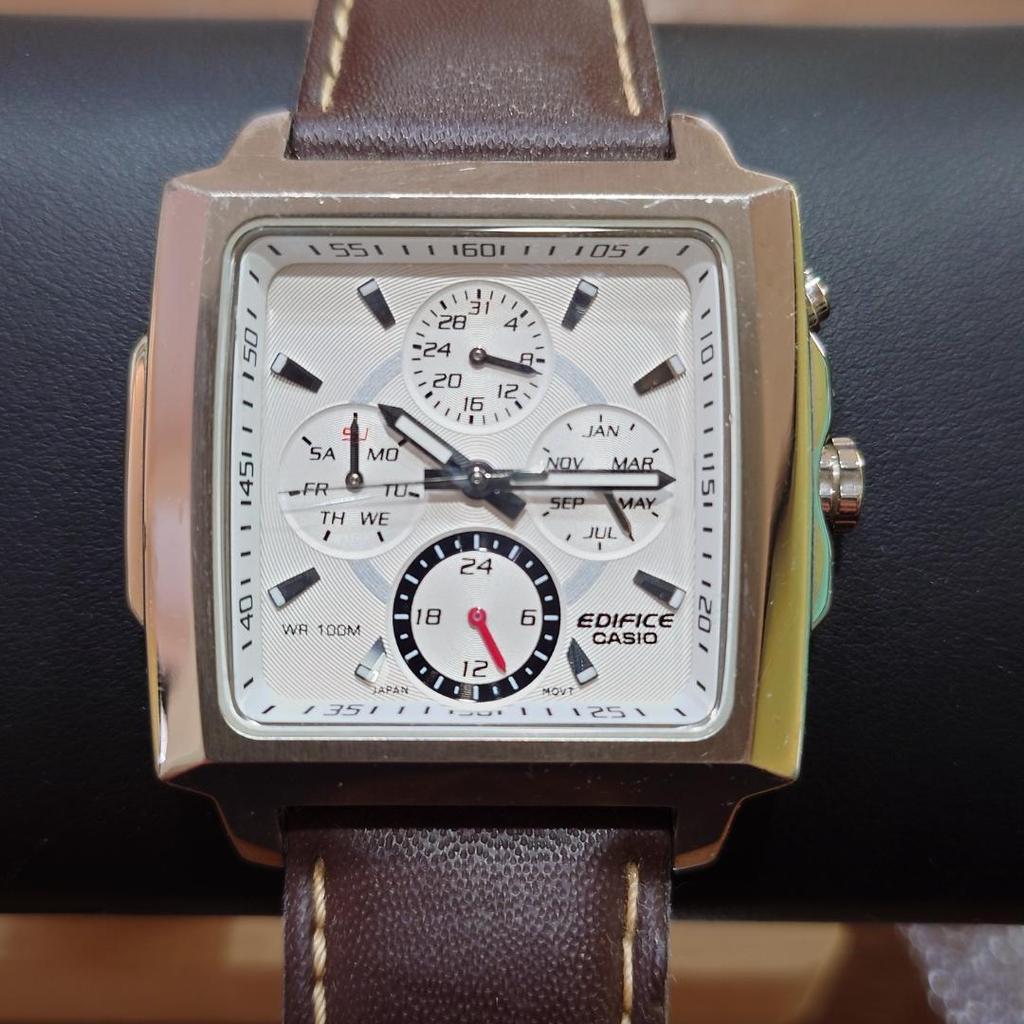 Подержанные кварцевые часы Casio Edifice