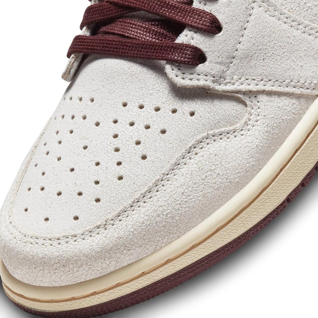DO7097-100 A Ma Maniere A Nike Air Jordan 1 Retro High OG (Men's)