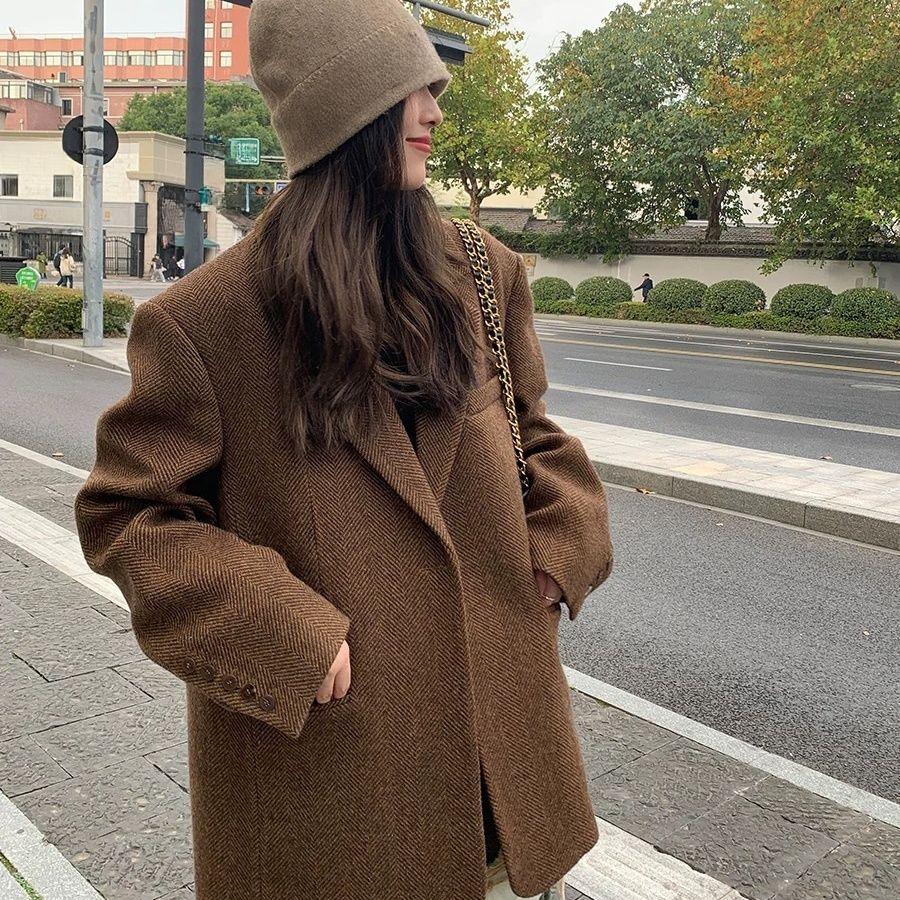 Винтаж встречается с современностью: Стильная шерстяная куртка свободного покроя для женщин