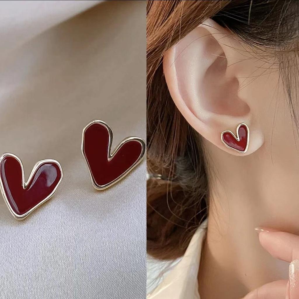 Fashionable Wine Red Heart-shaped Earrings with Simple Temperament, Personalized Earrings, and Accessories for Women
