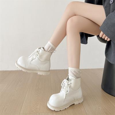 Ретро белые британские мартинсы на толстой подошве с внутренней платформой, увеличивающей рост, женские 2025 новые осенние с юбкой и тонкими короткими ботинками