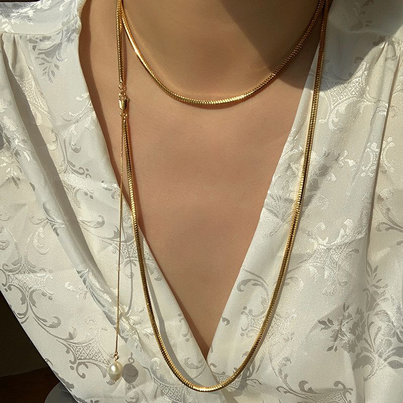 Niche Style Metal Square Women's Elegant High-End Sweater Necklace