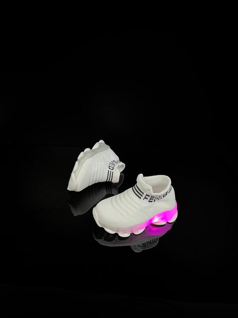LED Light Breathable Slip-On Knit Sports Shoes for Kids