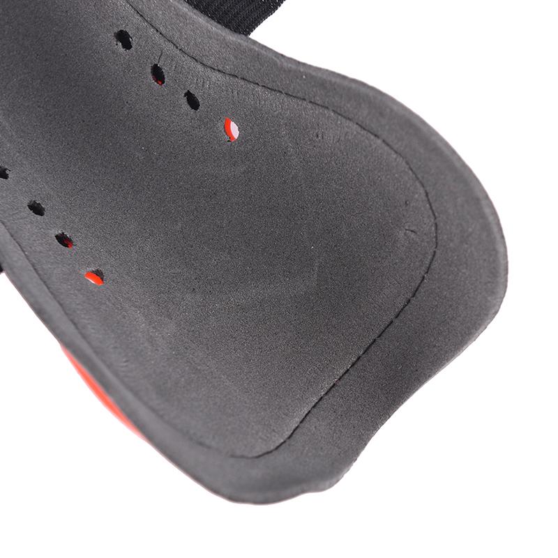 Практичная футбольная защита для ног разных цветов