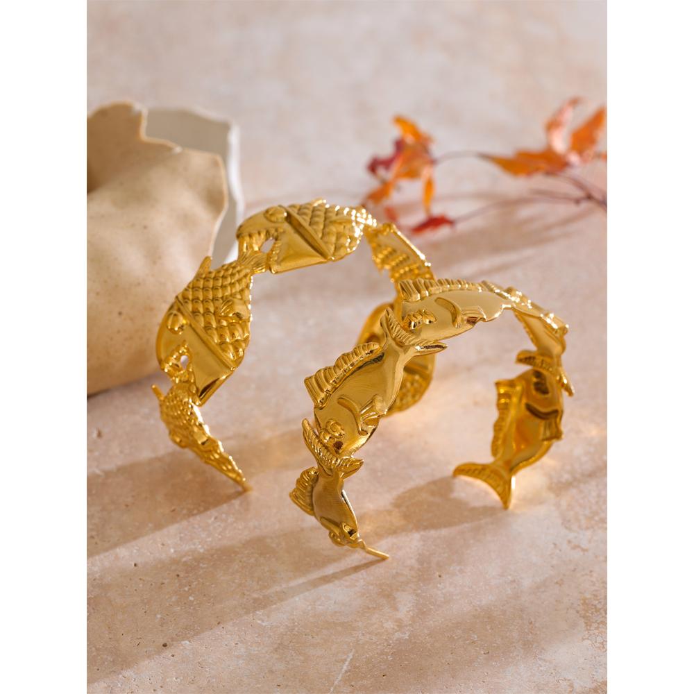 Eetit Регулируемый металлический браслет-манжета в виде рыбы акулы с 18-каратным PVD-покрытием, летний браслет из нержавеющей стали, золотой, для пляжного отдыха