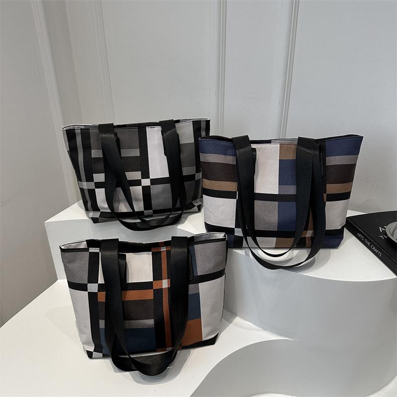 Клетчатая сумка-ведро с плетением, повседневная, осень 2024 года, новая, вместительная, простая, женская, ручная, через плечо, женская сумка