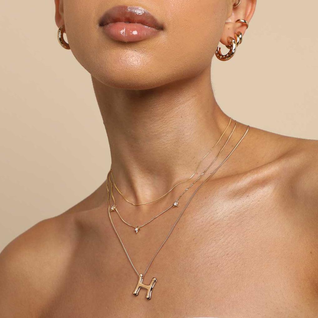 Design sense Classic style 18K gold, letter double layer hollow H home pendant necklace jewelry