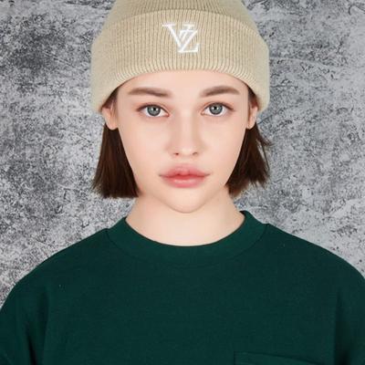 VARZAR 3D Шапка-бини с монограммой бежевая