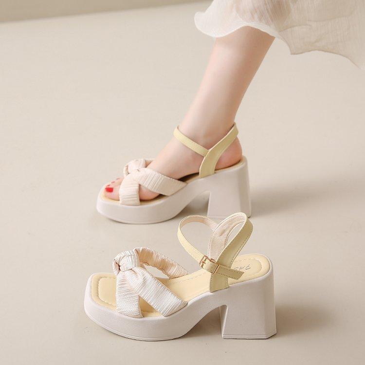 Туфли женские на платформе с открытым носком, женские босоножки с пряжкой, женские босоножки с узкими плиссированными ремешками, туфли на толстом каблуке для женщин