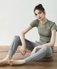 Женская одежда для йоги Debiweeo Devi-T0093-Khaki Футболка с коротким рукавом для пилатеса и wakeboard с разрезом