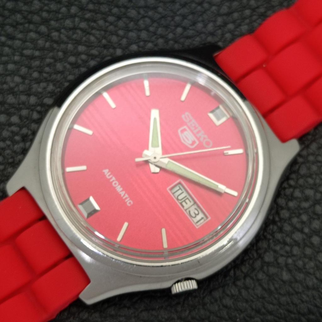 SEIKO 5 AUTOMATIC VINTAGE JAPAN 7009A MENS RED COLOR DIAL WATCH a701312-5 R206a-a701312