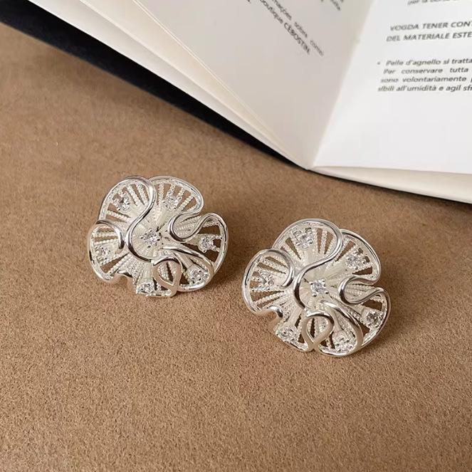 Серьги-гвоздики из серебра S925 с французским кружевом, плиссированные, с ажурным цветком, нишевые, модный тренд, для commuters, серьги, серьги