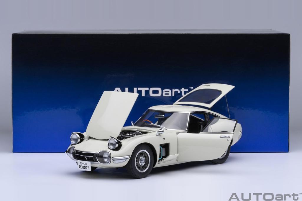 AUTOart Toyota 2000GT 1967 Готовая модель 79546 (белый)