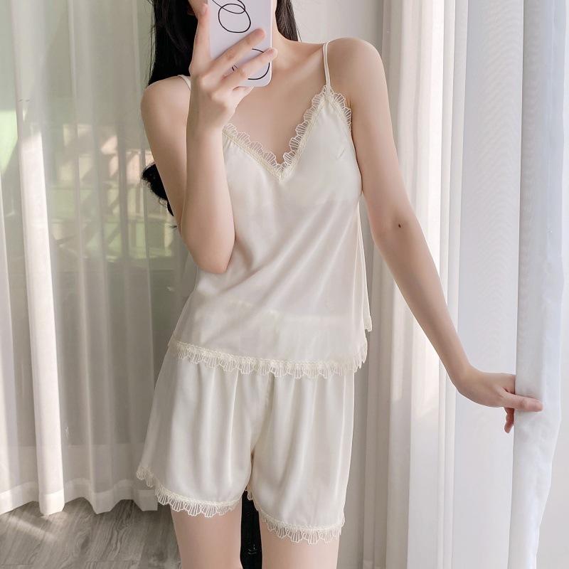Ice silk pajamas for women with chest pads, pure desire wind loungewear, summer new suspender shorts, simulated silk thin styles can be worn outside