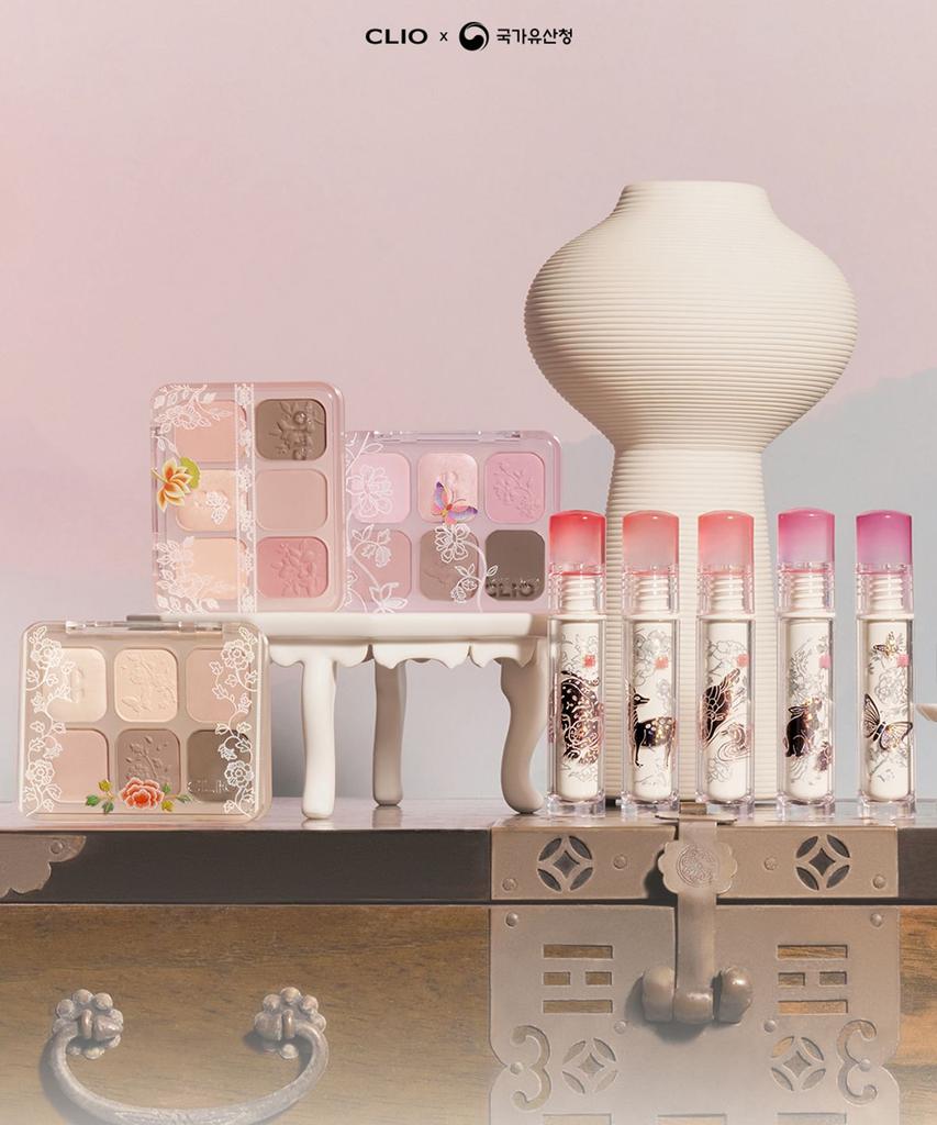 [НАБОР] Палитра Muse Master + Кисть для теней Crystal Glam Tint 1 шт.