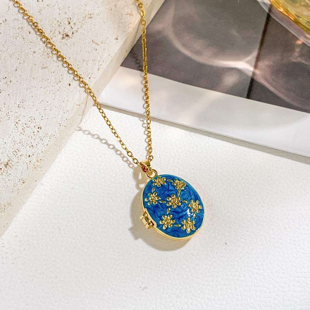 Opening and Closing Lid Photo Locket Pendant Necklace Sweater Shirt Accessories
