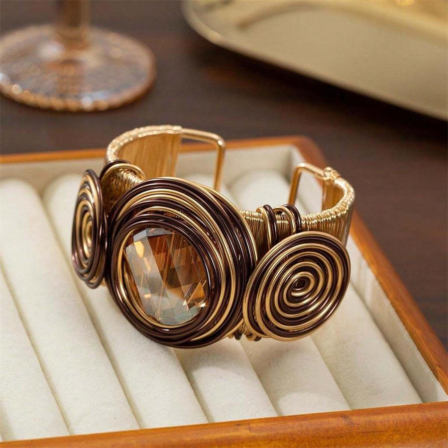 Niche Light Luxury Women's Bracelet Personalized Thread Inlaid Gemstone Design Versatile Bracelet Jewelry