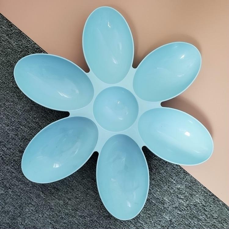 Petal Multi-Bowl Cat Dish: Six-in-One Pet Bowl for Multiple Pets