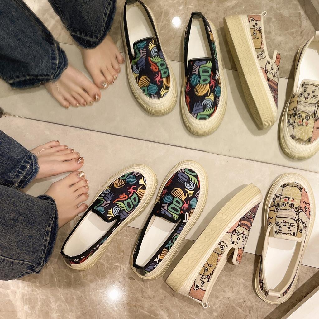 Новая обувь на платформе для женщин, парусиновая повседневная обувь с кошачьим принтом, студенческая обувь для скейтборда на плоской подошве для девочек, лоферы без шнуровки