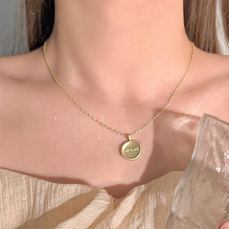 Простой темперамент Золотое колье-бини женское