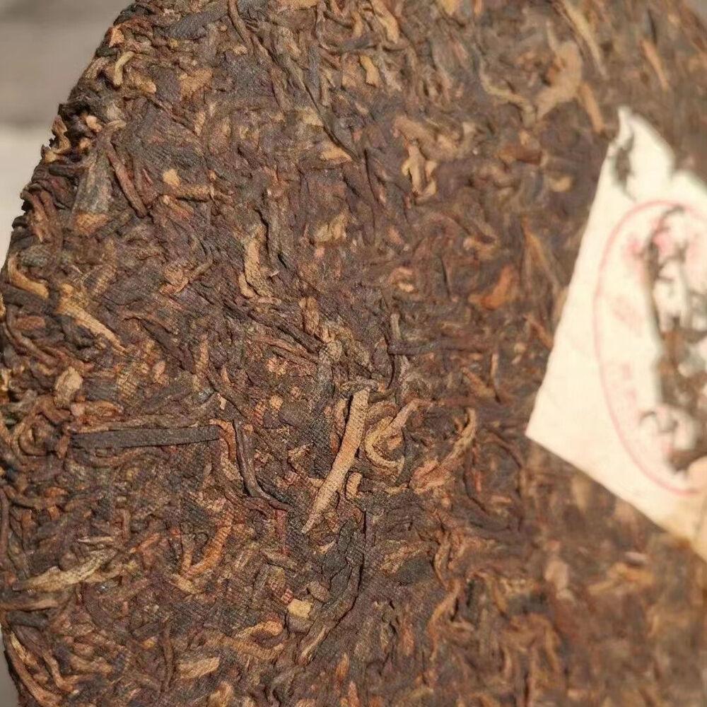 357г Юньнаньский пуэр Спелый чайный торт 2004 Panda Palace Чай Пуэр Старый чайный торт Пуэр