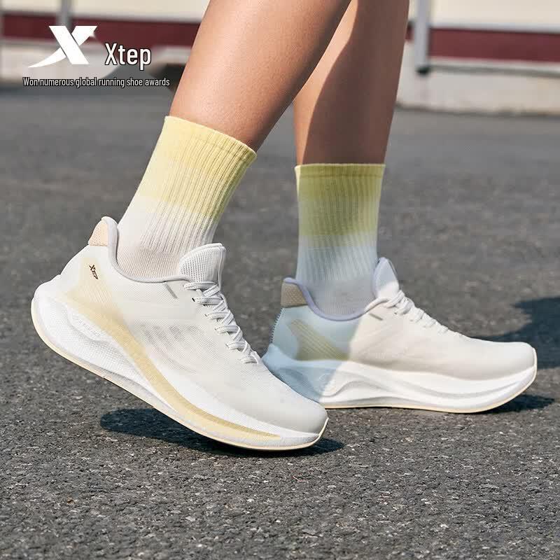 Xtep Женские кроссовки для бега Hou Dun
