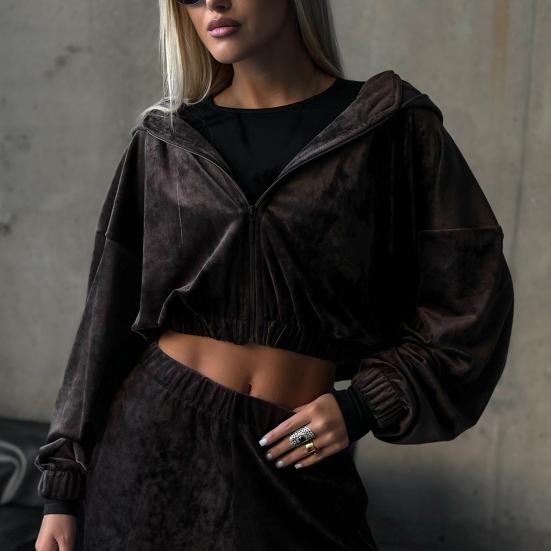 Женский велюровый спортивный костюм из 2 предметов: толстовка с капюшоном на молнии и брюки широкого кроя. Комплект из мягкого бархата.