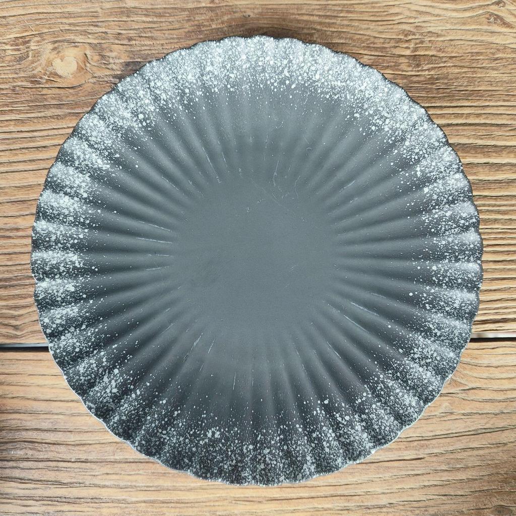 Japanese Ceramic Round Plate - Western, Snack, Steak, Chrysanthemum, Salad Plate