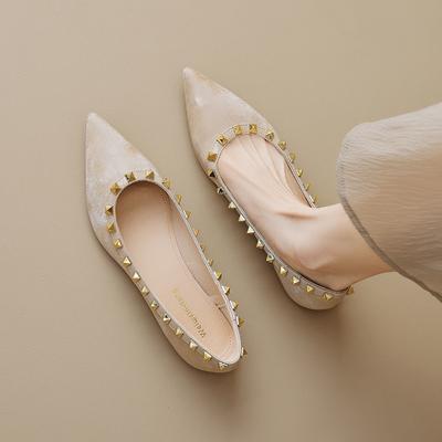 Остроконечные туфли женские плоские летние французские темпераментные неглубокие заклепки нежные вечерние туфли