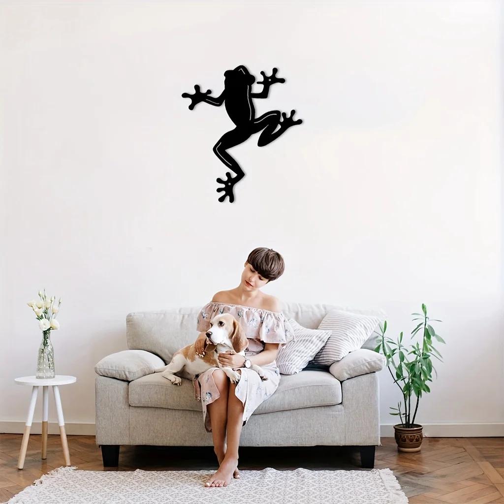 Metal Frog Wall Decor Artistic Wall Sculpture Elegant Metal Hanging for Living Room & Bedroom Stylish Indoor & Outdoor Home