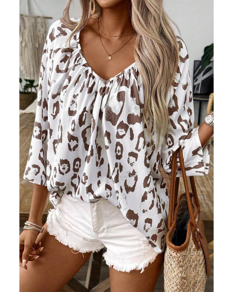 Azura Exchange Блузка цвета хаки с леопардовым принтом, V-образным вырезом и рукавами 3/4