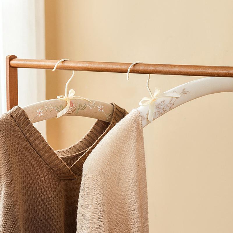 1Pc Embroidered Clothes Hanger Full Dress Wedding Clothes Hanger Photo Props Embroidery Pattern Creative Bow Ribbon Fabric