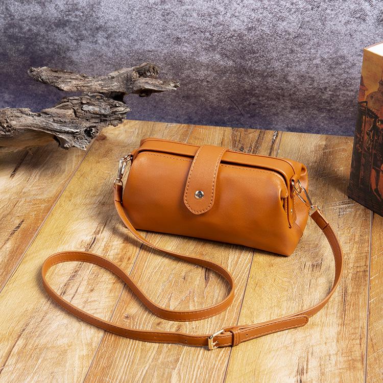 Light Retro Single Shoulder Handbag Tote Bag Mini Bag Lipstick Bag