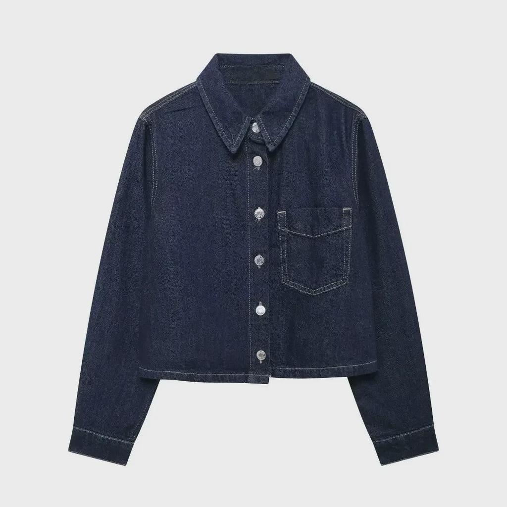 Комплект из женской джинсовой рубашки с длинным рукавом и широких брюк