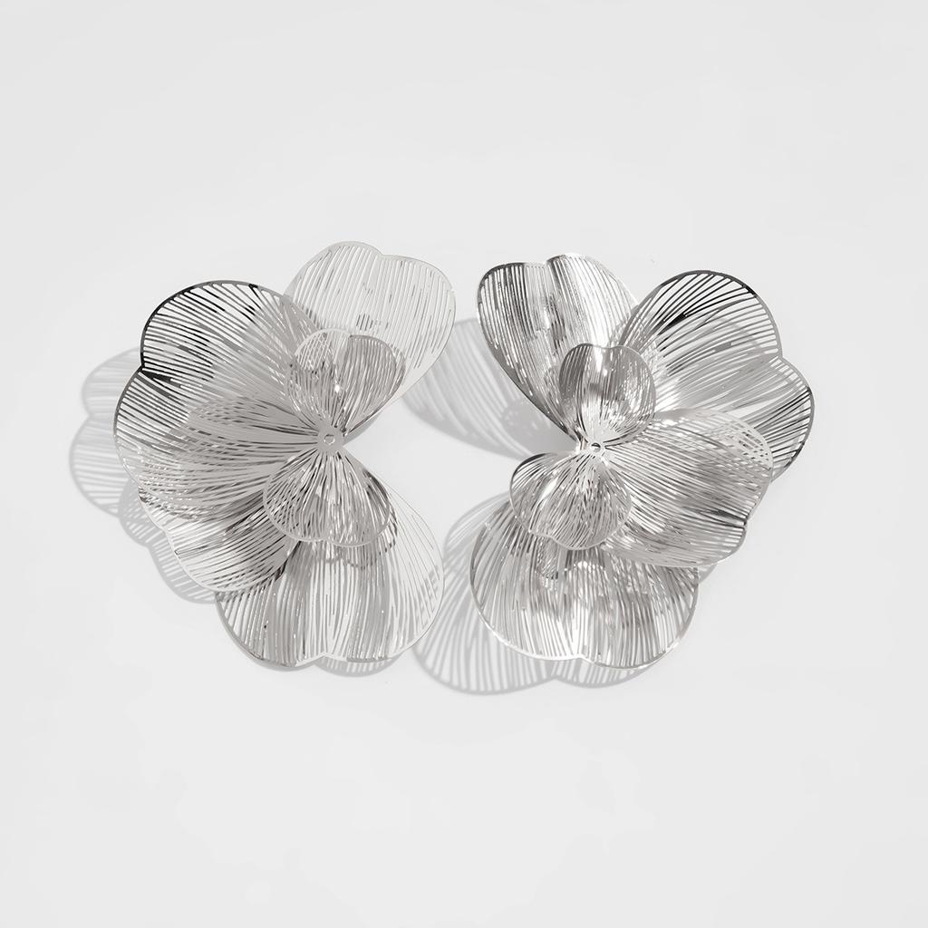High end copper hollowed out ginkgo leaf earrings with versatile design and fashionable earrings