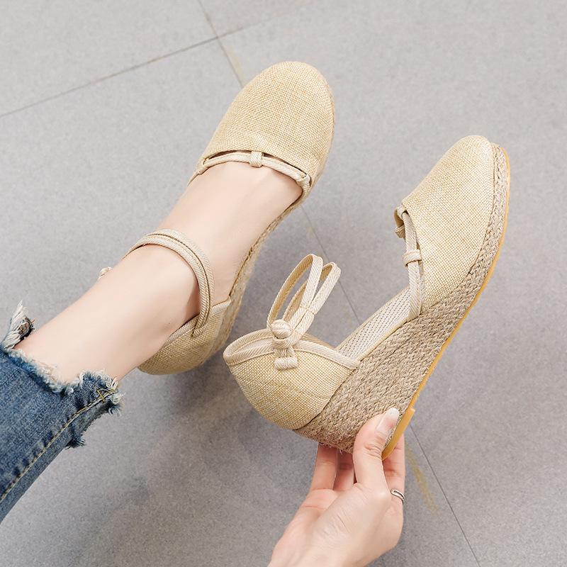 Women's Versatile Korean-Style Breathable Wedge Sandals with Buckle Strap for Summer Travel