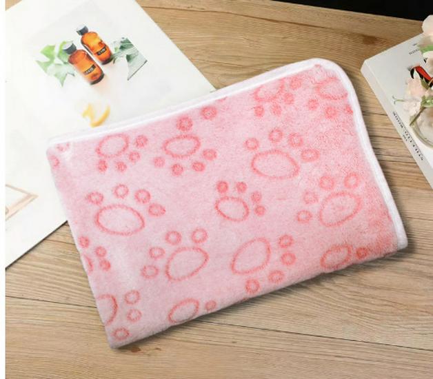 «Очень мягкое фланелевое одеяло с рисунком в виде отпечатков лап для собак и кошек»