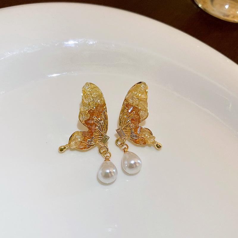 Vintage Steel Teardrop Cat Eye Earrings for Women - Retro, High-End, Versatile Fashion Ear Studs