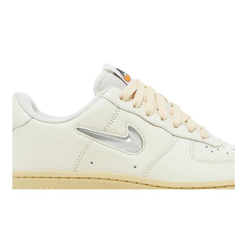 Nike Womens Air Force 1 '07 LX 'Coconut Milk' (women's sizes) Coconut Milk / Lemon Wash / Pale Vanilla / Light Bone Skateboard Shoes DO9456 100