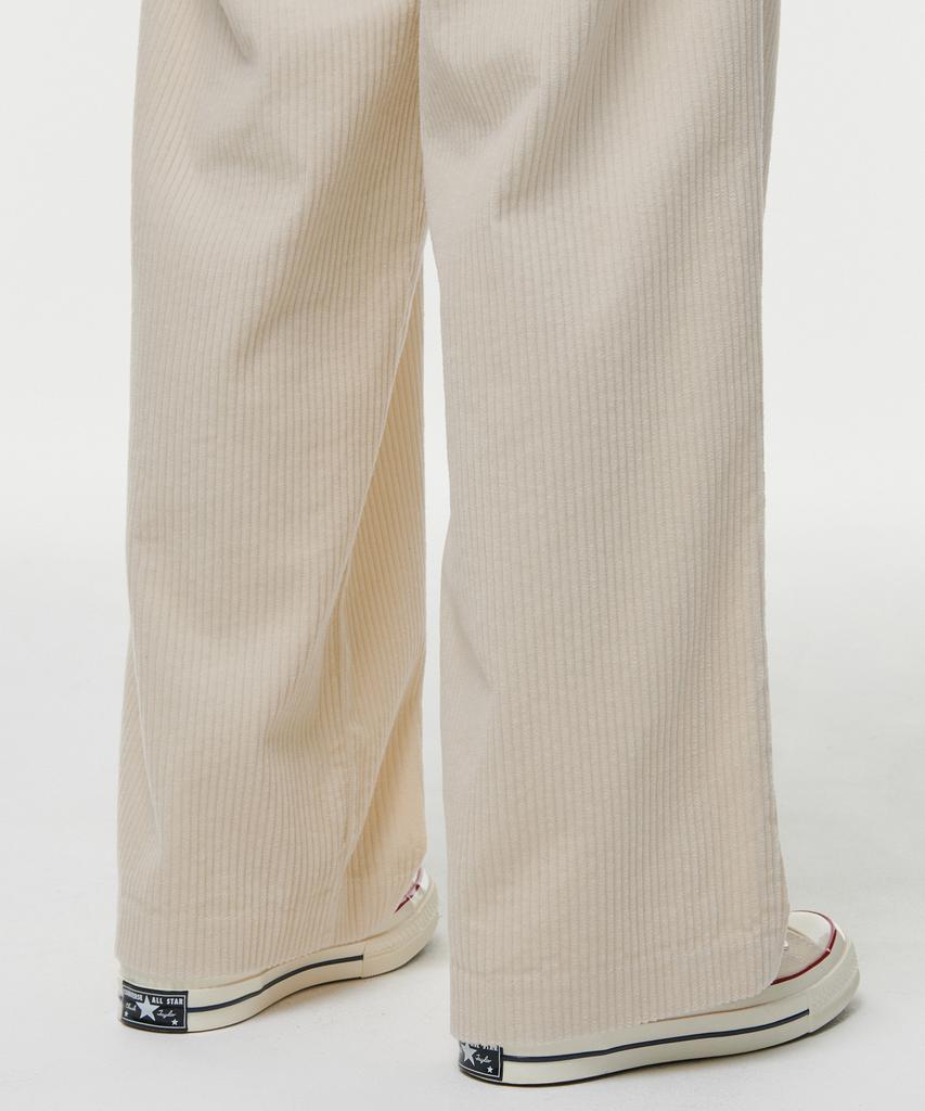MUSINSA STANDARD WOMAN Женские вельветовые брюки с одним защипом, широкие [Кремовый]