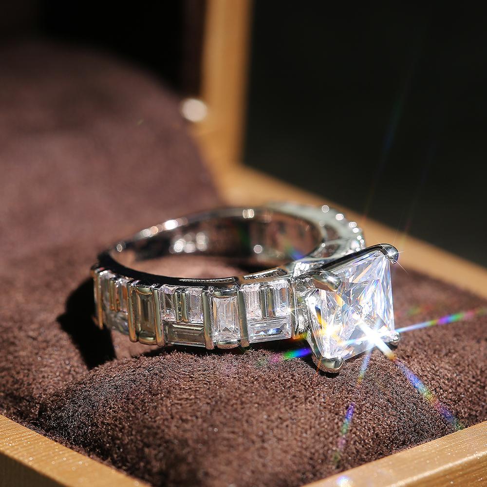 Новые великолепные женские обручальные кольца с блестящим кристаллом принцессы и кубическим цирконием, свадебные кольца, классические свадебные украшения