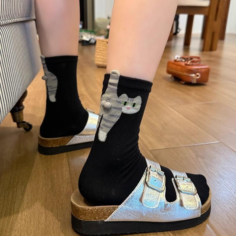 Носки средней длины с милым мультяшным котом на пятке, объемным меховым помпоном, забавные носки