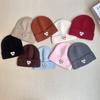 Модная тканевая этикетка с английской надписью Love, шерстяная шапка, повседневная однотонная шапка с отворотом и защитой ушей, вязаная шапка, теплая шапка из арктического бархата