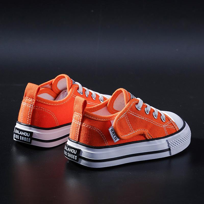 Low-top canvas shoes for children, white sneakers, new spring/autumn styles for girls, casual shoes for boys, indoor shoes for kindergarten
