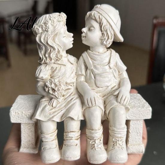 Vintage Craftsmanship Ornaments Kissing Boy and Girl Garden Figurine Romantic Statue with Outdoor Landscape Decoration Bench/Stone Retro Art