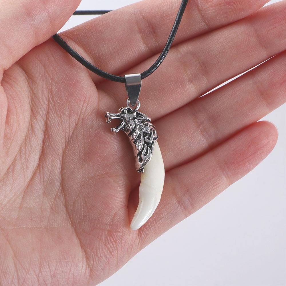 Elegant Men Jewelry Hot Sale Fashion Titanium Steel Domineering Pendant Wolf Tooth Necklace