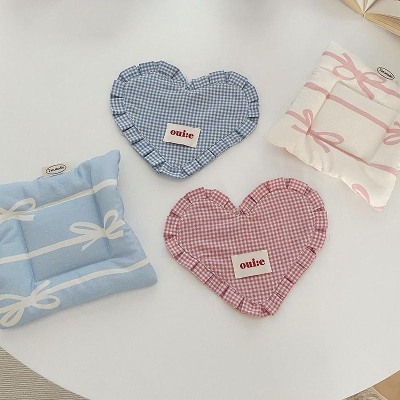 Клетчатый коврик для еды в форме сердца с плиссированным кружевом, милая теплоизоляционная подставка, портативный, деликатные подставки под миски, гостиная