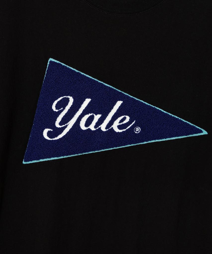 YALE Футболка с большой аппликацией логотипа Флага Черная