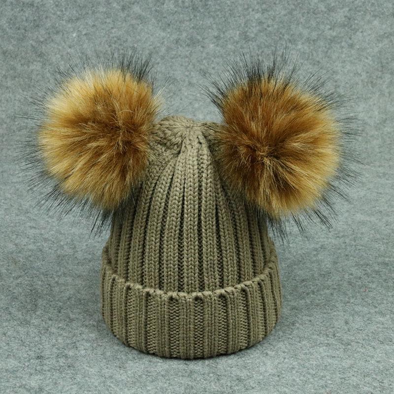 High Quality Winter Knit Hat with Raccoon Fur Ball on the Top Fax Fur Pom Pom Custom Winter Hats Plain Beanie Hat