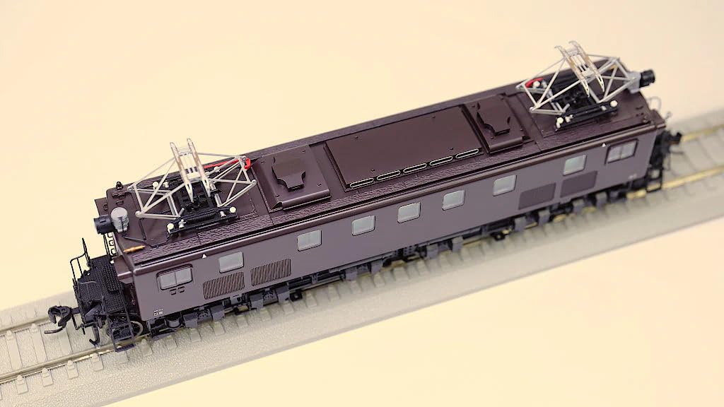 Модель электровоза Tenshodo HO-масштаба EF15 Стандартный тип, Тип для теплого климата, Оборудованный пантографом PS15, Квантум 72532 (Не система)